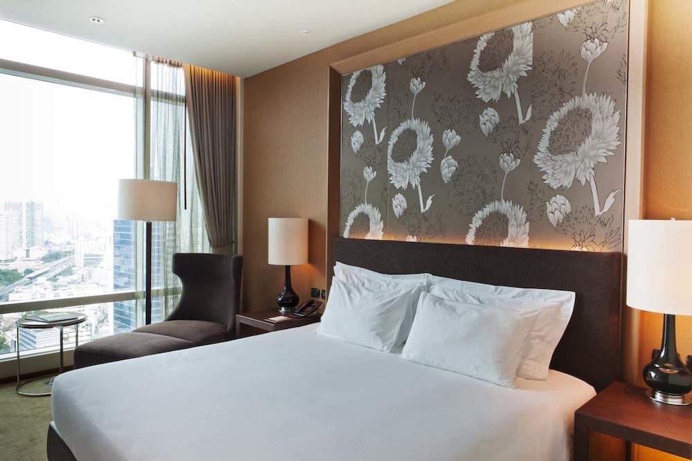 Eastin Grand Hotel Sathorn Bangkok Exterior photo A bedroom at the hotel