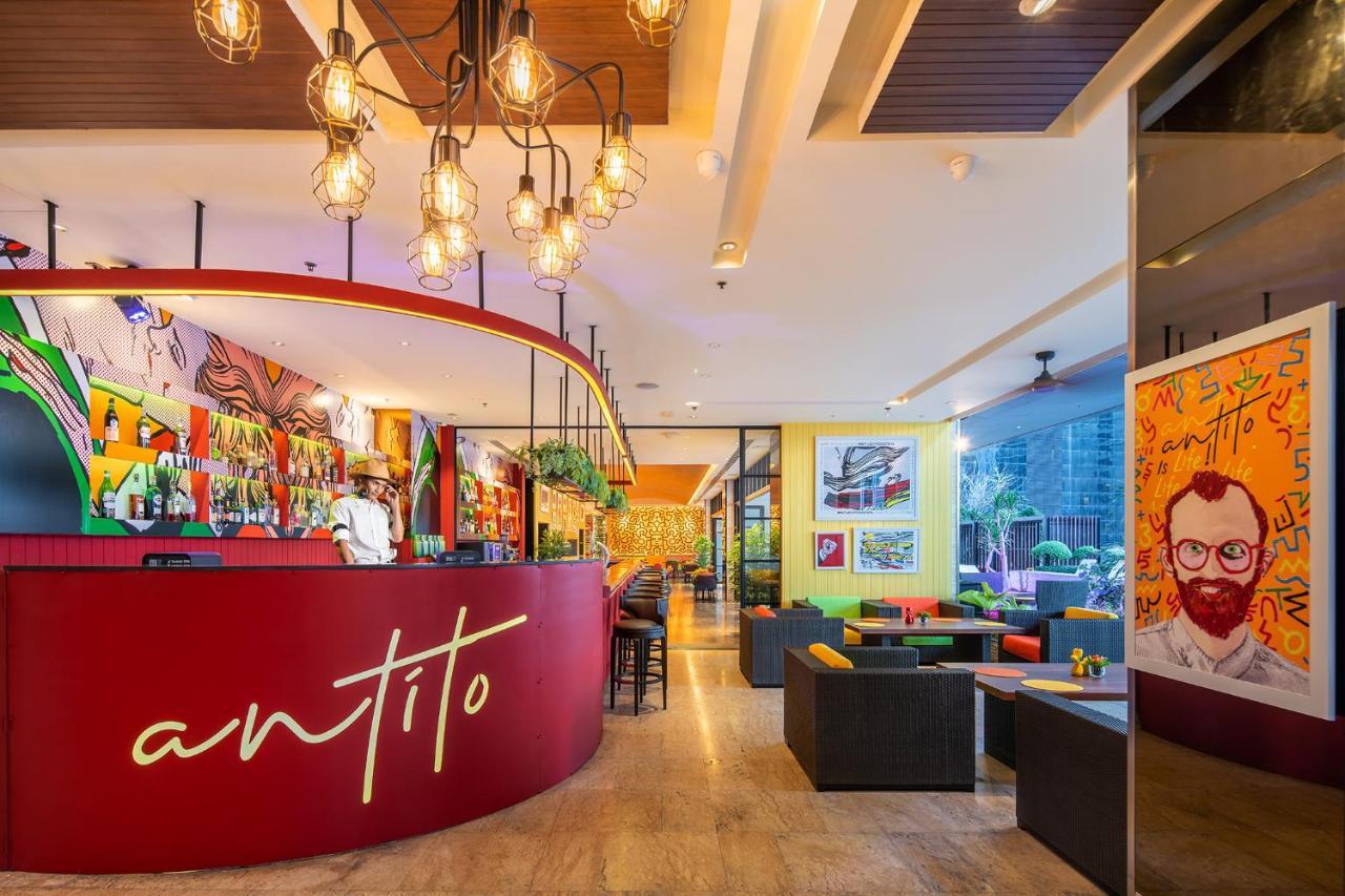 Eastin Grand Hotel Sathorn Bangkok Exterior photo The interior of a typical restaurant