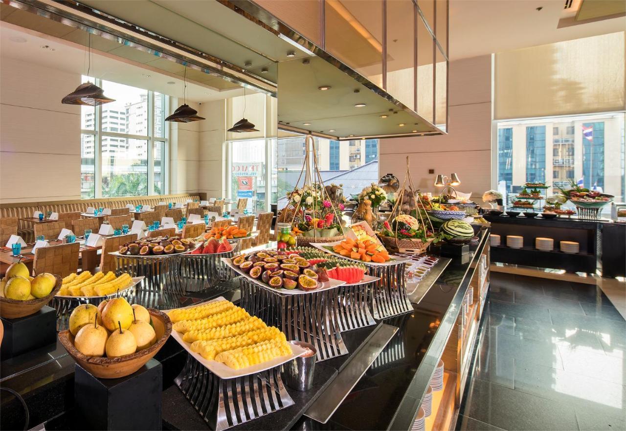 Eastin Grand Hotel Sathorn Bangkok Exterior photo A buffet at a hotel