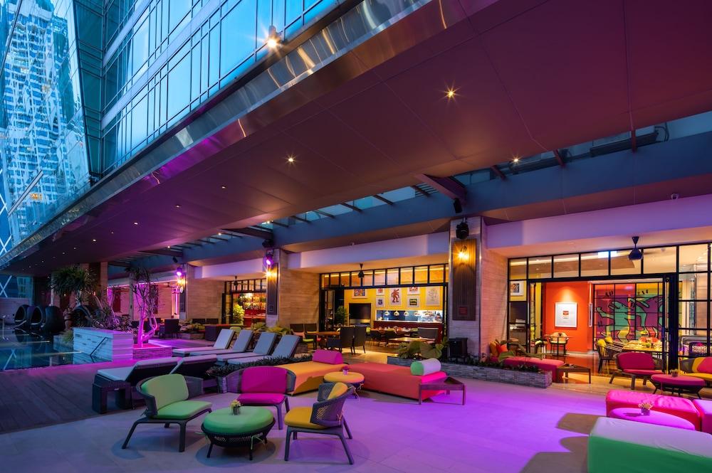 Eastin Grand Hotel Sathorn Bangkok Exterior photo The pool at the hotel