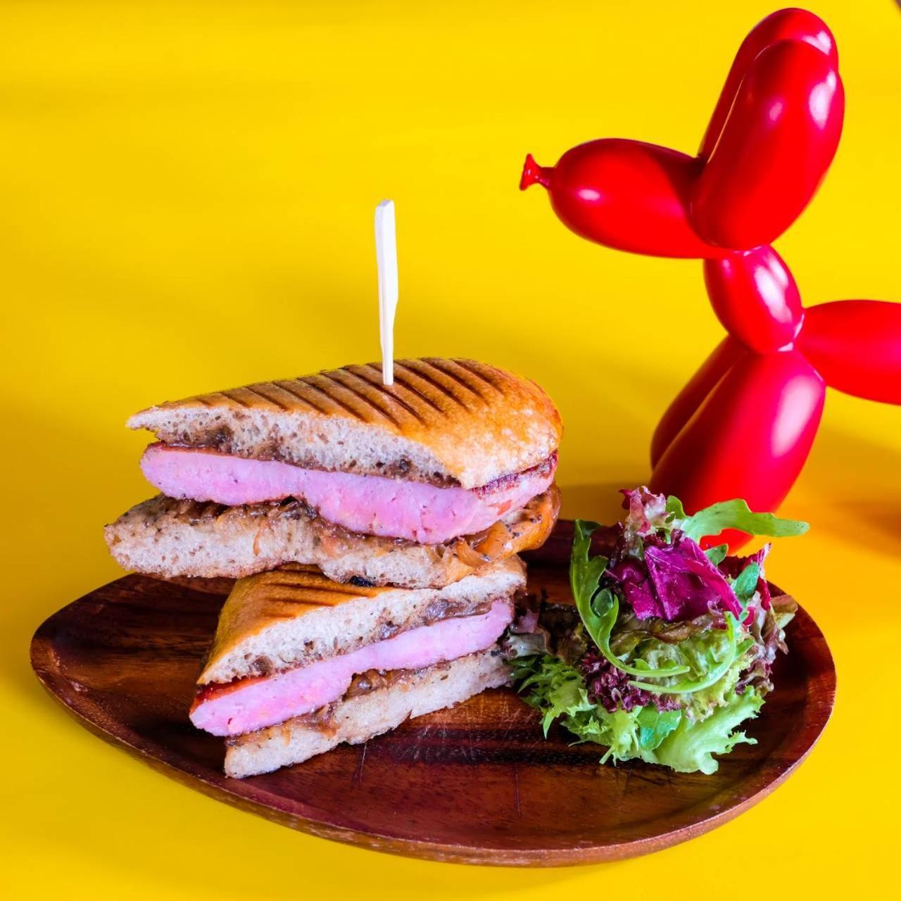 Eastin Grand Hotel Sathorn Bangkok Exterior photo A ham and cheese panini