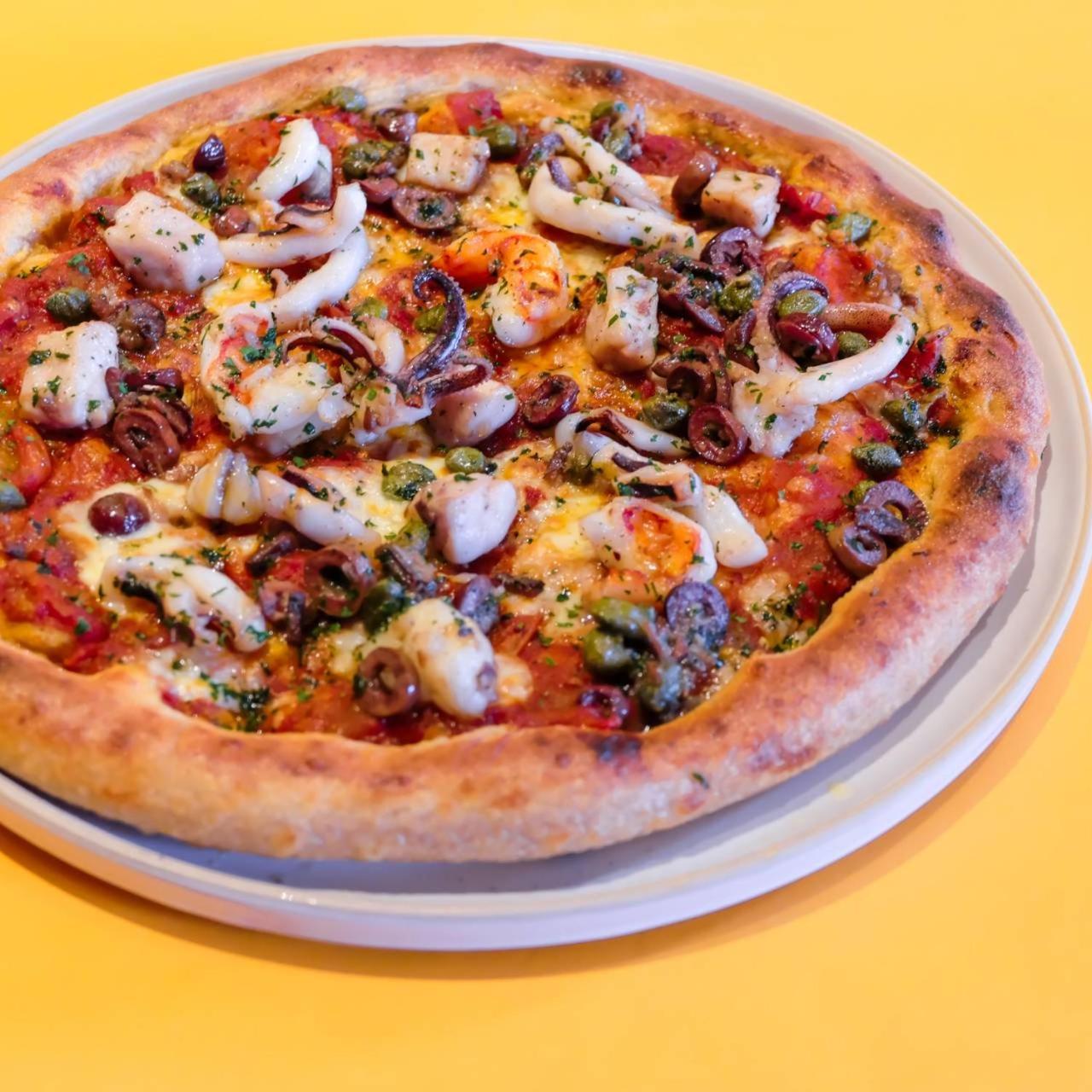 Eastin Grand Hotel Sathorn Bangkok Exterior photo A vegetarian pizza