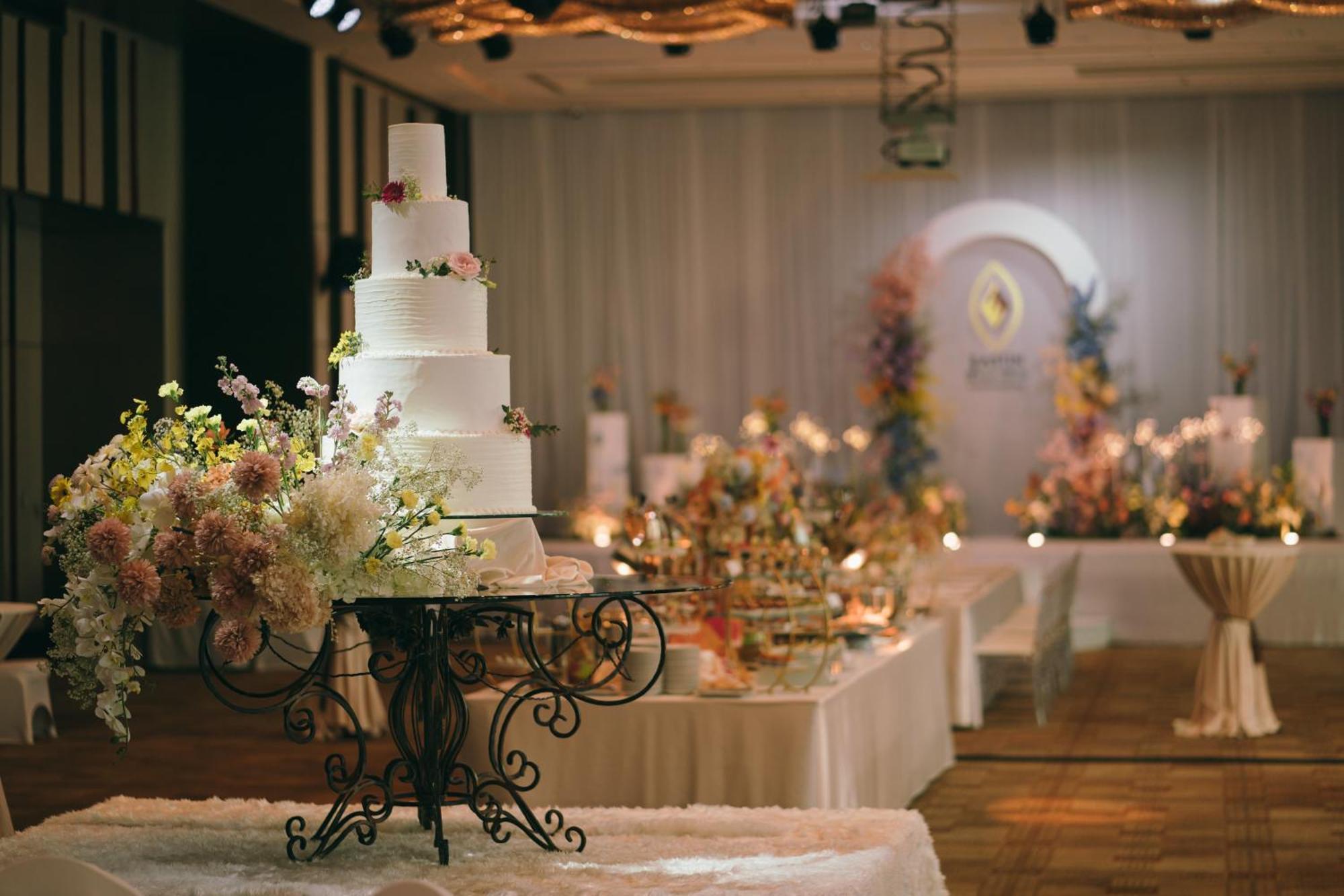 Eastin Grand Hotel Sathorn Bangkok Exterior photo A wedding reception