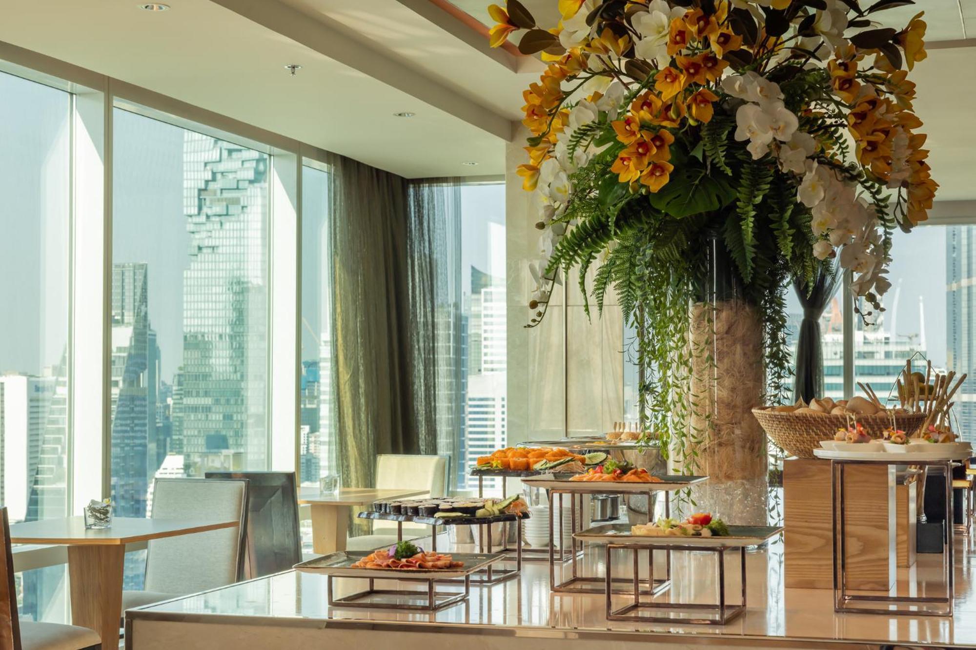 Eastin Grand Hotel Sathorn Bangkok Exterior photo Club Lounge at the 39th floor