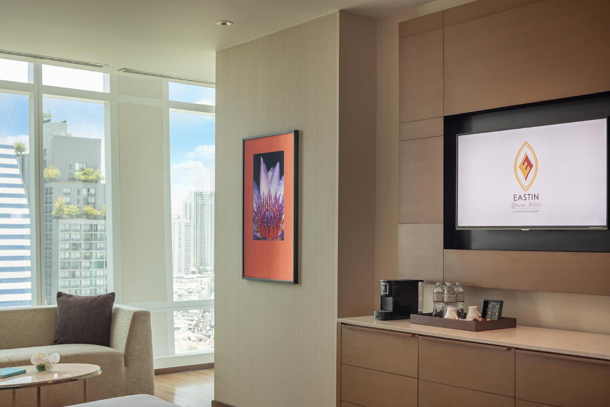 Eastin Grand Hotel Sathorn Bangkok Room photo A wall mounted digital picture frame